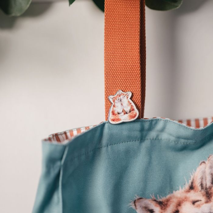 Wrendale ‘Contentment’ Fox Pin Badge