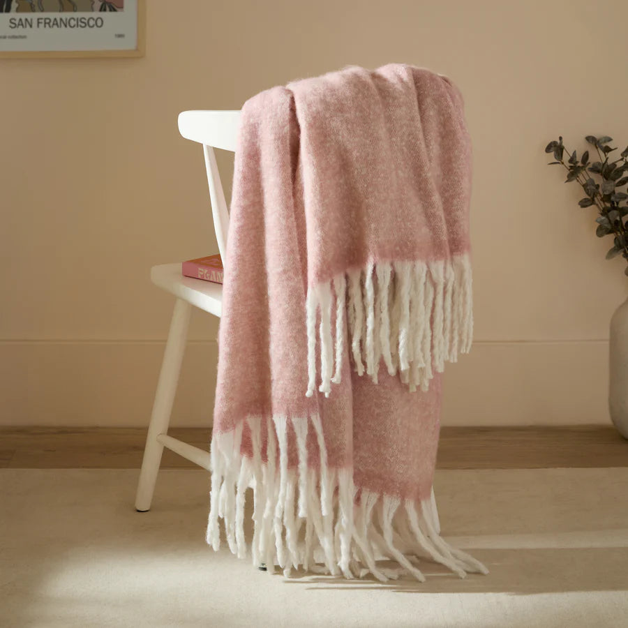 Furn Cozy Woven Tasselled Throw Pink