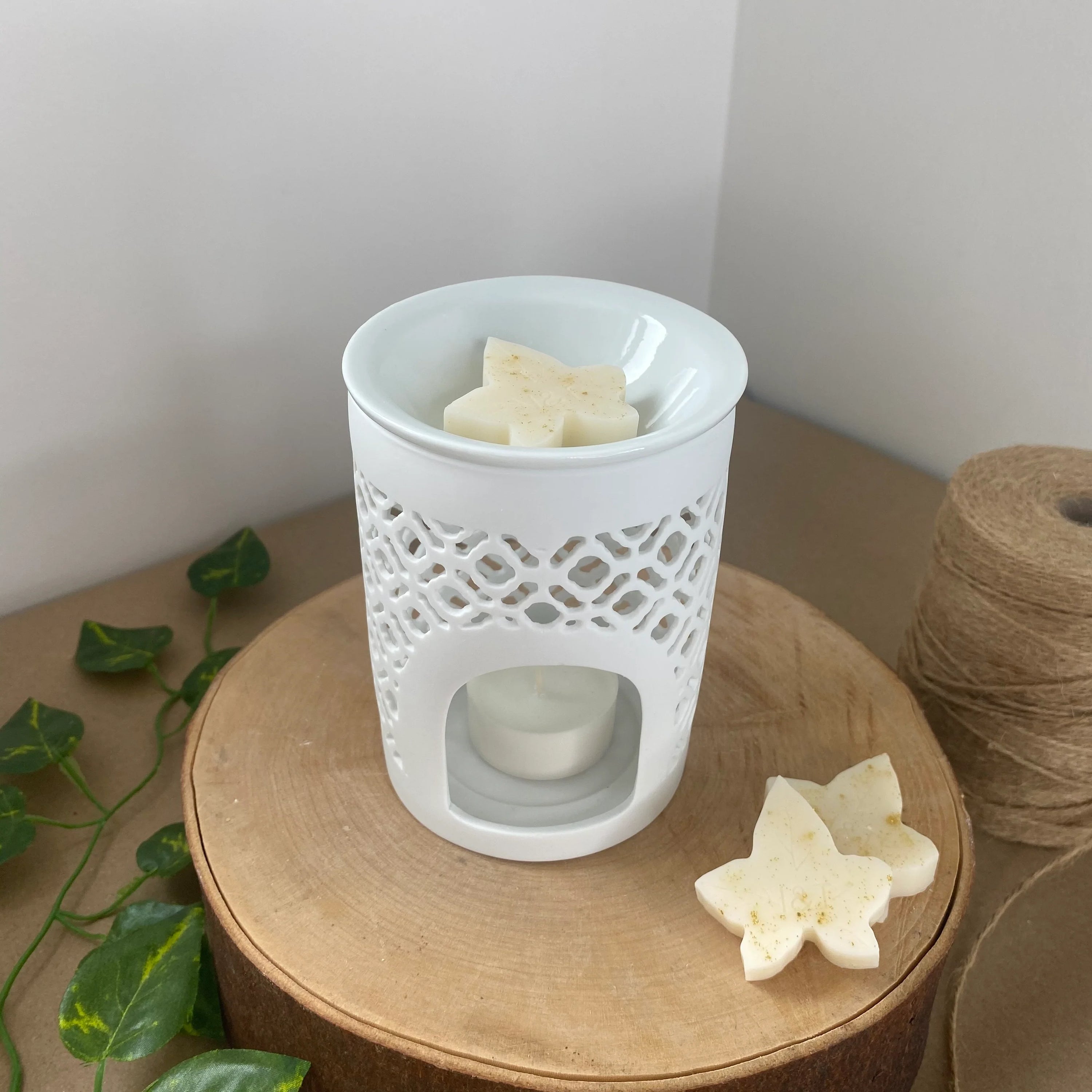 Ivy & Twine White Matte Lattice Wax Melt Burner