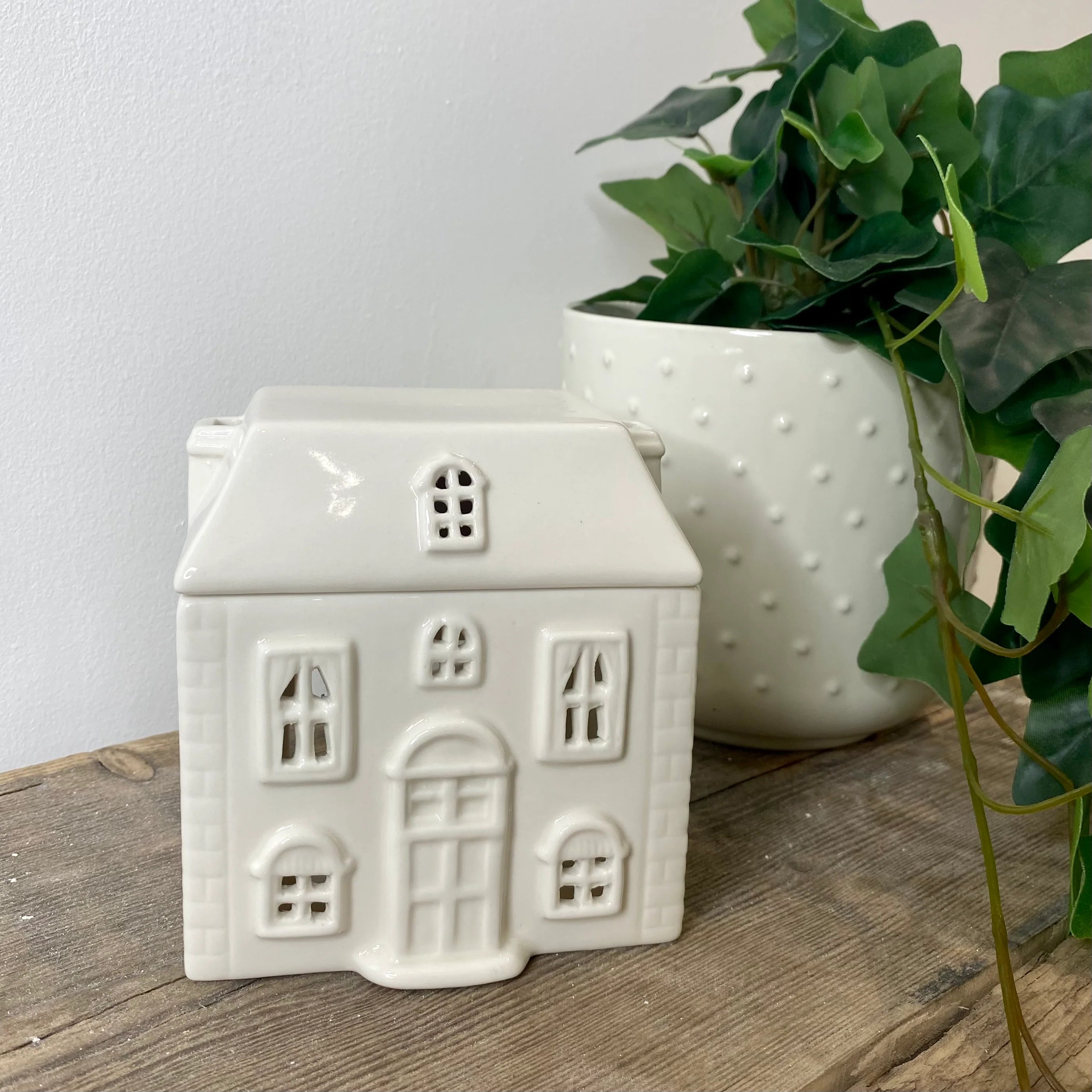 Ivy & Twine White Ceramic House Wax Melter